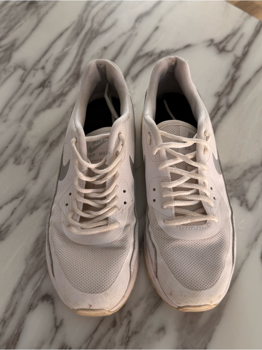 White Nike Air Max